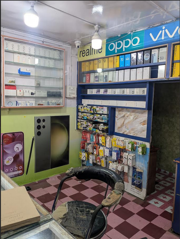 Inside Shumon Mobile Store